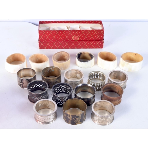 3079 - A collection of napkin rings horn, plate etc 4.5 cm (17)