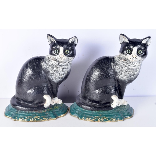 3092 - A pair of cast iron cat  door stops , 30 cm (2).