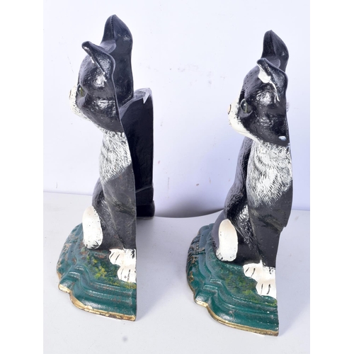 3092 - A pair of cast iron cat  door stops , 30 cm (2).