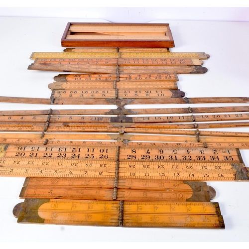 3105 - A collection of vintage wooden folding rulers 33 cm (19).