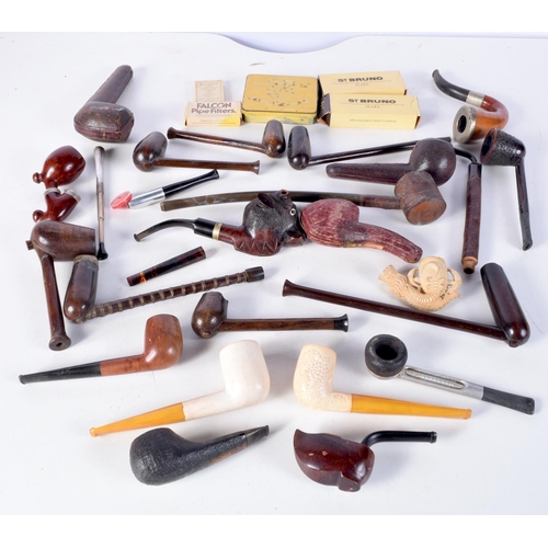 3106 - A collection of pipes and accessories (Qty)