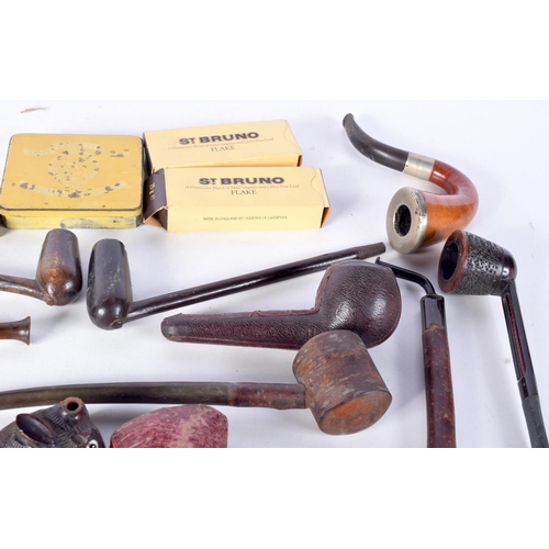 3106 - A collection of pipes and accessories (Qty)