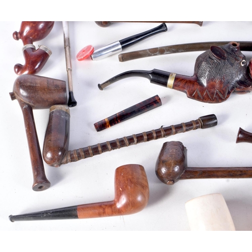 3106 - A collection of pipes and accessories (Qty)