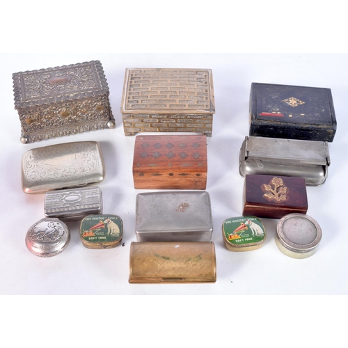 3108 - A collection of small vintage  metal and wooden boxes largest 13 x 9 cm (14).