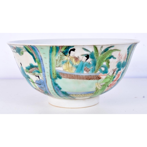 3125 - A small Chinese porcelain Famille Verte bowl decorated with figures. 8 x 16cm.