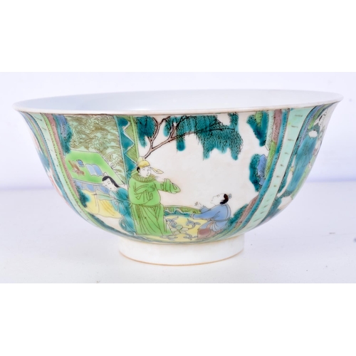 3125 - A small Chinese porcelain Famille Verte bowl decorated with figures. 8 x 16cm.