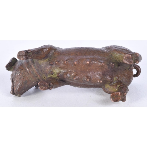 3152 - A Japanese bronze pig. 3.5 x 8cm.