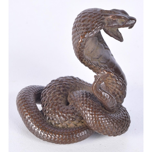 3153 - A Japanese bronze cobra snake. 4.5cm.