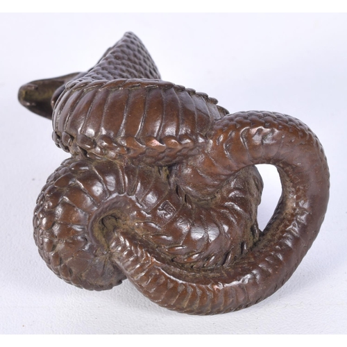 3153 - A Japanese bronze cobra snake. 4.5cm.