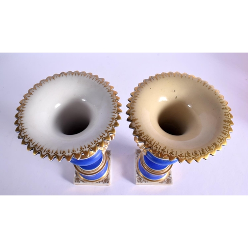 251 - 19TH CENTURY CHAMBERLAINS WORCESTER PAIR OF TWO HANDLED BLUE GROUND VASE PAINTED WITH SCENES OF WORC... 