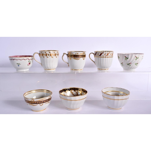 259 - 18TH CENTURY NEW HALL BLUE AND GILT TRIO  THREE TEABOWLS AND SAUCERS  ONE PATTERN 27 GODDEN REFERENC... 