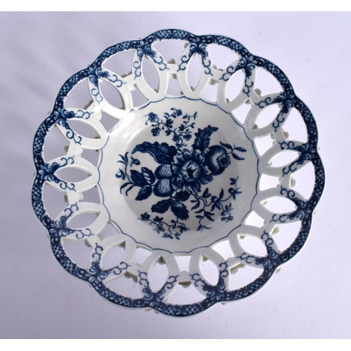 264 - 18TH CENTURY WORCESTER CIRCULAR BASKET PRINTED AND HAND PAINTED WITH THE PINE CONE PATTERN. 5cm High... 
