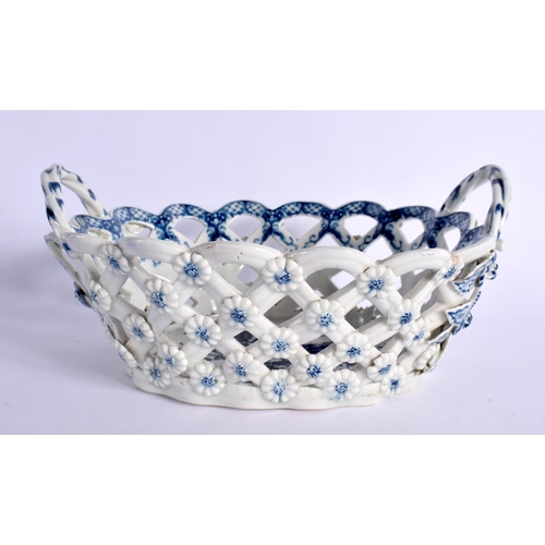 265 - 18TH CENTURY WORCESTER TWO HANDLED BASKET PRINTED AND HAND PAINTED WITH THE PINE CONE PATTERN. 9.5cm... 