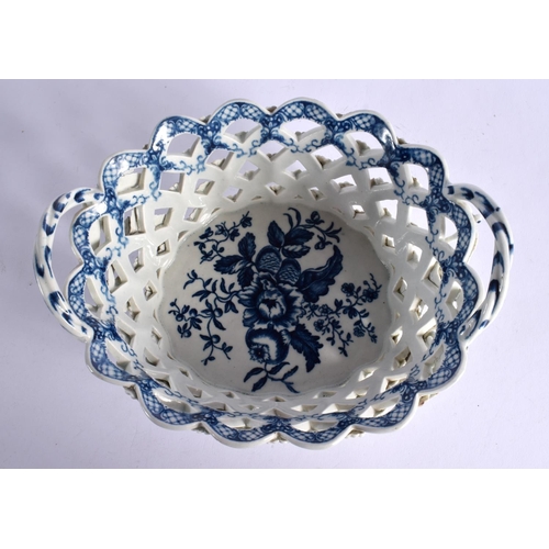 265 - 18TH CENTURY WORCESTER TWO HANDLED BASKET PRINTED AND HAND PAINTED WITH THE PINE CONE PATTERN. 9.5cm... 