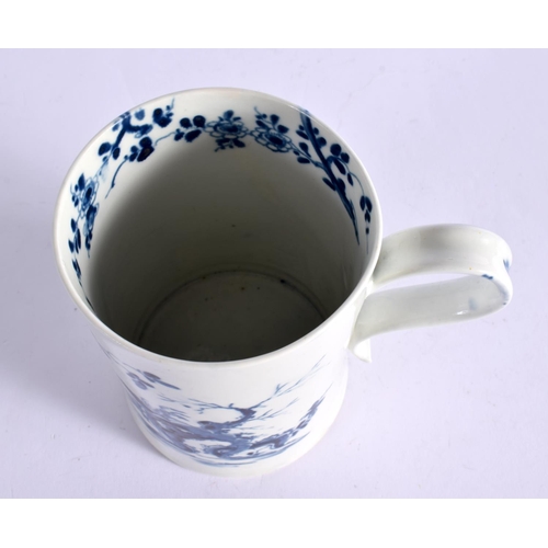 269 - 18TH CENTURY WORCESTER EARLY MUG OF SLIGHTLY WAISTED FORM PAINTED WITH THE PRUNUS ROOT PATTERN  WORK... 