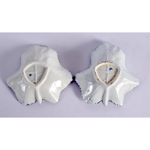278 - 18TH CENTURY WORCESTER TWO VINE LEAF PICKLE DISHES. 8.5cm Long (2)