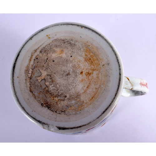 29 - AN UNUSUAL EARLY 18TH CENTURY CHINESE IMARI BLUE AND WHITE MUG Kangxi/Yongzheng. 16 cm x 13 cm.