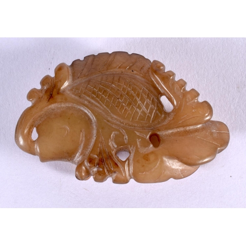378 - A 19TH CENTURY CHINESE CARVED MUTTON JADE FIGURE OF A FISH Qing. 5 cm x 3 cm.