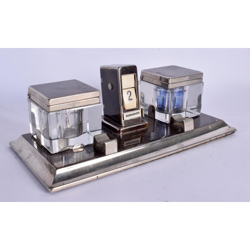 413 - AN UNUSUAL 1940S ART DECO CHROME AND BAKELITE DESK STAND with glass inkwells. 20 cm x 9 cm.