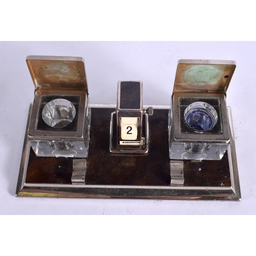 413 - AN UNUSUAL 1940S ART DECO CHROME AND BAKELITE DESK STAND with glass inkwells. 20 cm x 9 cm.