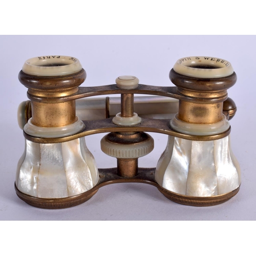 417 - A PAIR OF ANTIQUE MAPPIN & WEBB OPERA GLASSES with extending handle. 24 cm wide with handle extended... 