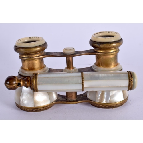 417 - A PAIR OF ANTIQUE MAPPIN & WEBB OPERA GLASSES with extending handle. 24 cm wide with handle extended... 