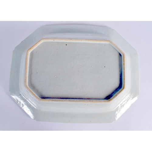 55 - A GOOD LARGE 18TH CENTURY CHINESE BLUE AND WHITE EXPORT TUREEN AND COVER with matching stand. 38 cm ... 