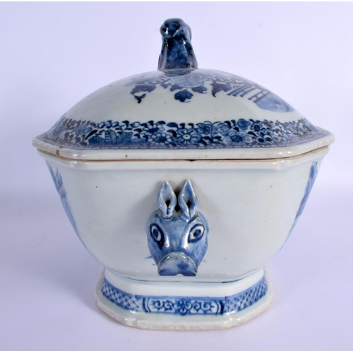 55 - A GOOD LARGE 18TH CENTURY CHINESE BLUE AND WHITE EXPORT TUREEN AND COVER with matching stand. 38 cm ... 