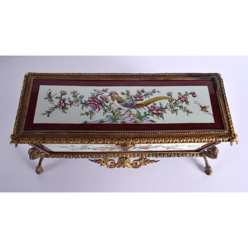 122 - A LARGE 19TH CENTURY FRENCH PAINTED SAMSONS OF PARIS PORCELAIN CASKET depicting birds in landscapes.... 