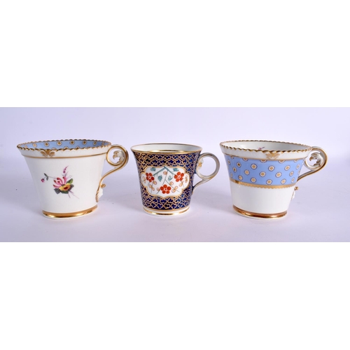 180 - Early 19th century Chamberlains Worcester two cups and saucers, one painted with the border inside a... 