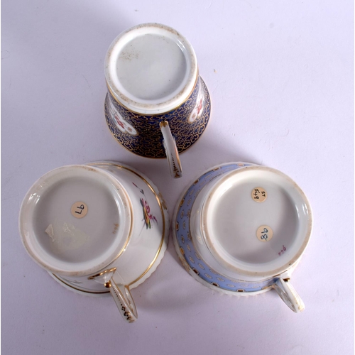 180 - Early 19th century Chamberlains Worcester two cups and saucers, one painted with the border inside a... 