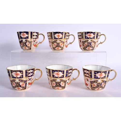 45 - SIX ROYAL CROWN DERBY IMARI CUPS AND SAUCERS. (12)