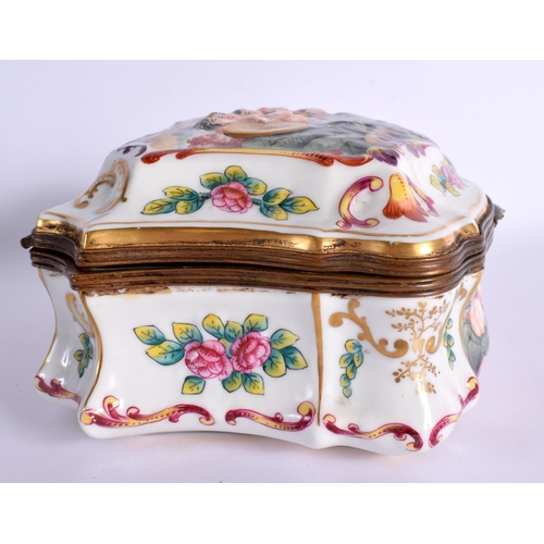 84 - AN ITALIAN CAPO DI MONTE NAPLES PORCELAIN BOX. 19 cm x 14 cm.