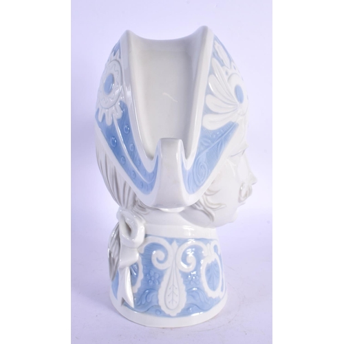 106 - AN UNUSUAL LLADRO PORCELAIN TRICORN HAT BUST C1970 to 1984. 25 cm x 18 cm.