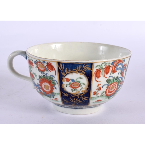 210 - 18th century Worcester teacup and saucer painted in imari style.  Cup 5cm High, Saucer 13cm Diameter