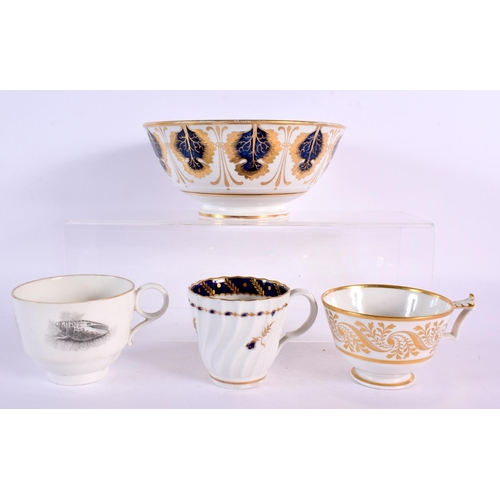 234 - Early 19th century Worcester porcelain comprising three cups and saucer one with gilded decoration, ... 