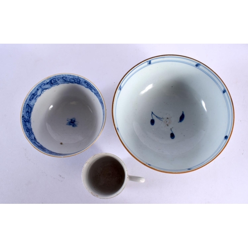 236 - Collection of oriental porcelain, a custard cup and cover, glazed bowl, two blue and white bowls, on... 