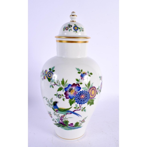 292D - A GERMAN MEISSEN PORCELAIN VASE AND COVER decorated with birds and foliage. 26.5 cm high.