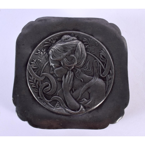 295C - AN ART NOUVEAU EUROPEAN PEWTER BOX AND COVER decorated with a maiden. 13 cm square.