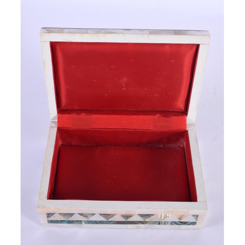 295D - A CHARMING ART DECO MOTHER OF PEARL CASKET decorated with floral motifs. 15 cm x 10 cm.