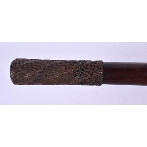 298B - A GOOD ANTIQUE TRIBAL CARVED KNOBKERRIE THROWING HARDWOOD CLUB. 63 cm long.