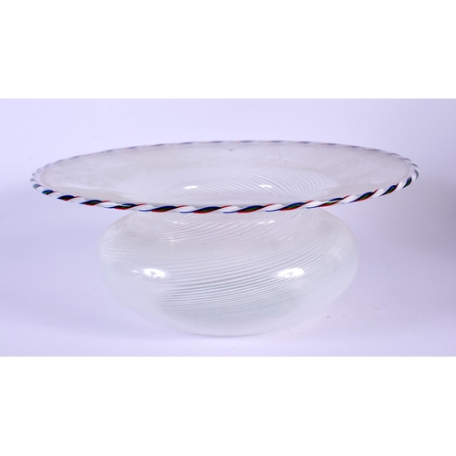 32 - A FINE ITALIAN SWIRLING GLASS VASE possibly Vennini. 20 cm diameter.