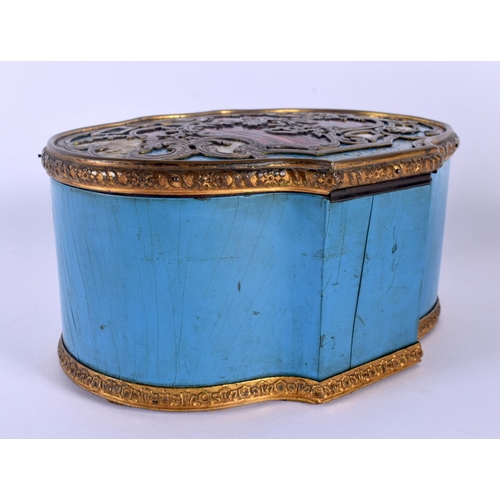 468 - AN EARLY 19TH CENTURY FRENCH BOULLE AND TORTOISESHELL CASKET. 17 cm x 13 cm.