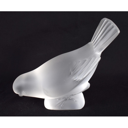 48 - A FRENCH LALIQUE GLASS BIRD. 11 cm x 8 cm.