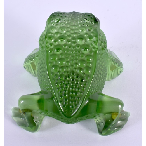 54 - A FRENCH LALIQUE GLASS TOAD. 10 cm wide.