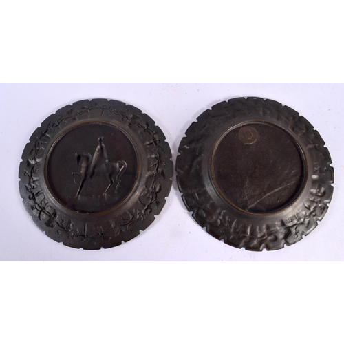 569 - A PAIR OF 19TH CENTURY EUROPEAN BRONZE DISHES. 19 cm wide.