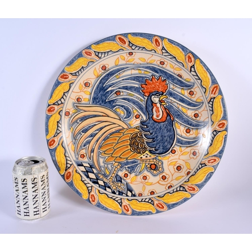 695D - A LARGE CONTEMPORARY MAJOLICA COCKEREL DISH. 35 cm diameter.