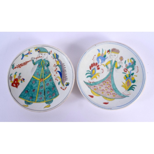 710B - A PAIR OF MIDDLE EASTERN TURKISH FAIENCE KUTAHYA PLATES. 13 cm diameter.