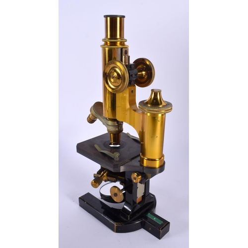 722D - A CHARMING CARL ZEISS MICROSCOPE 30 cm high.