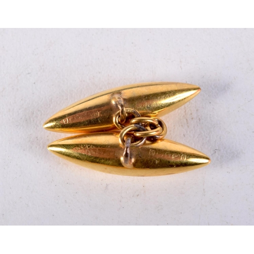 1014 - A PAIR OF 9CT GOLD CUFFLINKS. 3.5 grams. 2.25 cm x 0.5 cm.